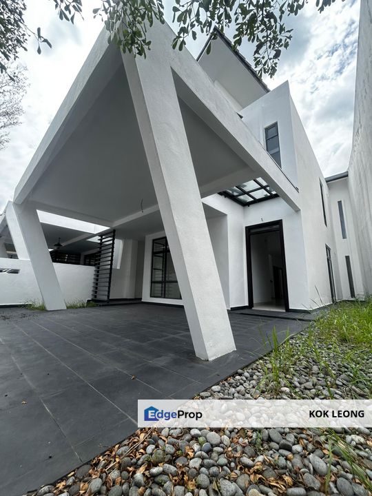 Laman Glenmarie, Glenmarie Double Storey Superlink House For Sale with 4R, 4B, Selangor, Glenmarie