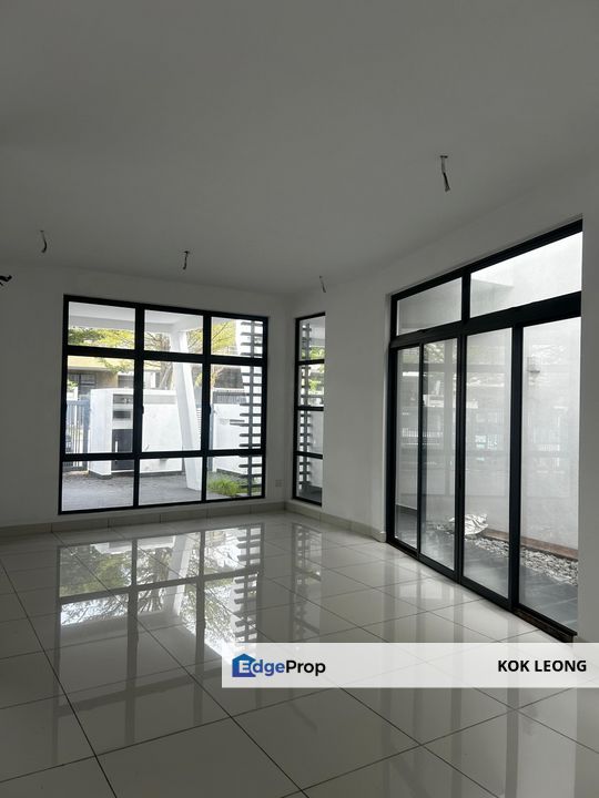 Laman Glenmarie, Glenmarie Double Storey Superlink House For Sale with 4R, 4B, Selangor, Glenmarie