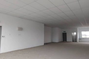 2 Storey Parklane City Benoni facing Servay Super market