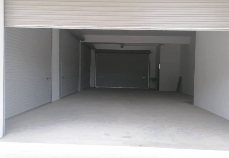 2 Storey Parklane City Benoni facing Servay Super market