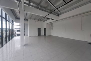Benoni Commercial Centre Papar | Facing Pan Borneo Hight Way