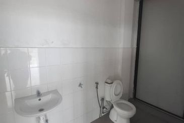 Benoni Commercial Centre Papar | Facing Pan Borneo Hight Way