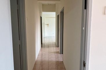 Bandar Sg Long, Cozy Home, Great Location  | Red Brick, Green Living  | Your Poolside Retreat |  Comfort Meets Convenience | A Home Near UTAR