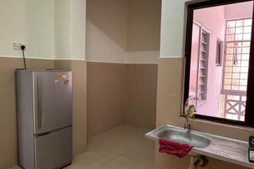 Bandar Sg Long, Cozy Home, Great Location  | Red Brick, Green Living  | Your Poolside Retreat |  Comfort Meets Convenience | A Home Near UTAR