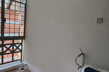 Bandar Sg Long, Cozy Home, Great Location  | Red Brick, Green Living  | Your Poolside Retreat |  Comfort Meets Convenience | A Home Near UTAR