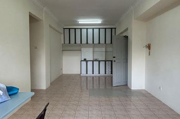 Bandar Sg Long, Cozy Home, Great Location  | Red Brick, Green Living  | Your Poolside Retreat |  Comfort Meets Convenience | A Home Near UTAR