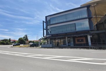 Market 88 Kepayan, Facing main road, Corner unit