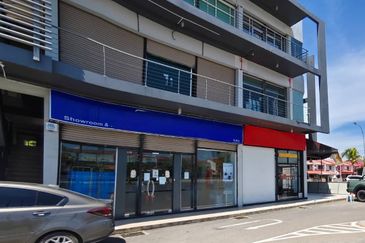 Market 88 Kepayan, Facing main road, Corner unit