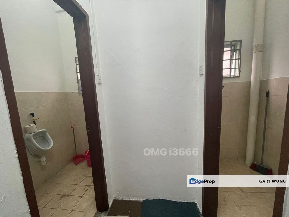 Bayu Tinggi Klang First Floor Space Office Space 22x80 Partial Furnished Good Condition for Rent, Selangor, Klang