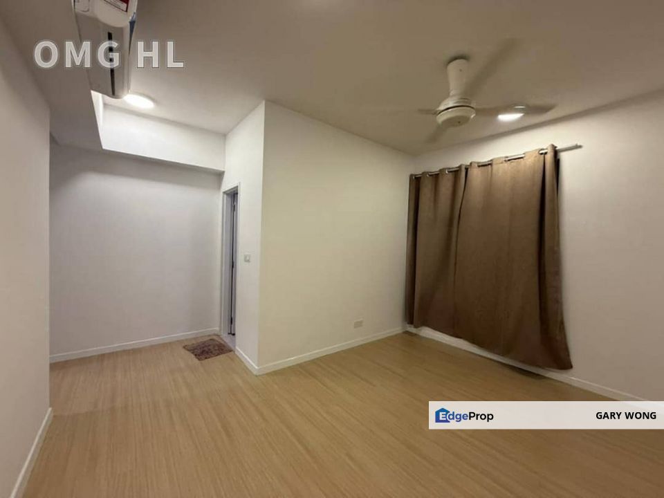 Gravit8 Service Residence Kota Bayuemas Klang 867sqft 3r2b Newly Painted Good Condition Partial Furnished 24hrs Security Guarded for Rent, Selangor, Klang