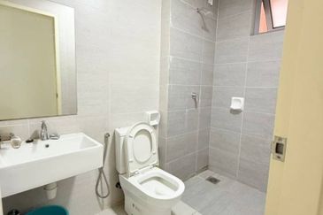 Adria Residence @ Gravit8