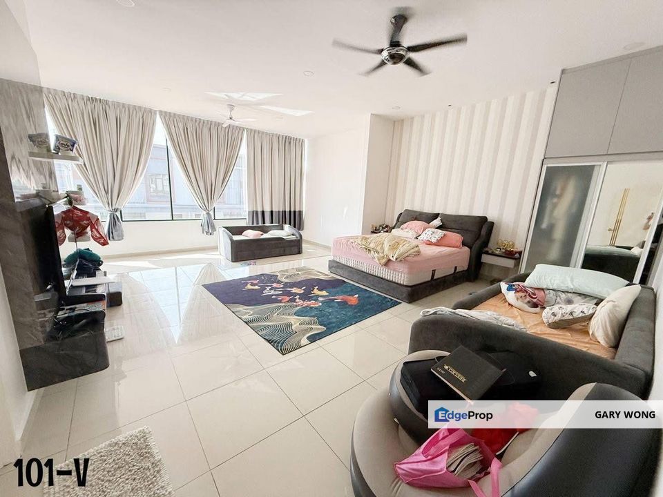 Canary Garden Bandar Bestari Klang 2 storey Semi D 40x80 Fully Renovated Extended Gated Guarded Freehold for Sale, Selangor, Klang