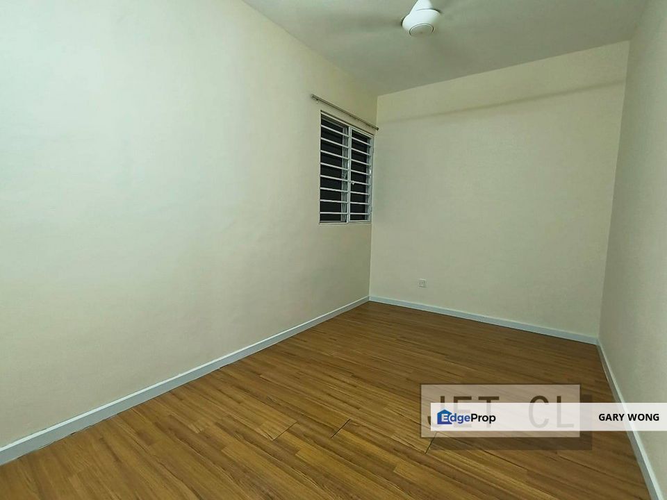 Pelangi Heights 2 Apartment Klang Partial Furnished Good Condition Gated Guarded for Rent, Selangor, Klang