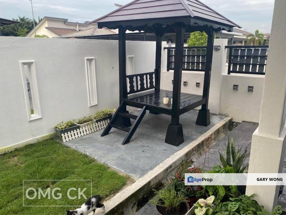 Bandar Mahkota Banting Single Storey End Lot Extra Land Renovated Extended Good Condition Freehold for Sale, Selangor, Banting