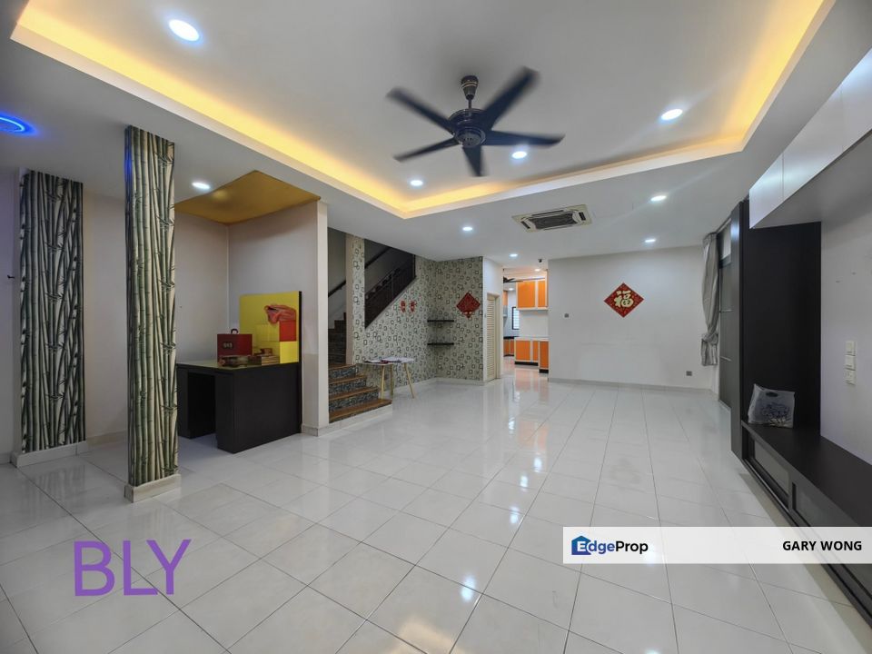 Kota Bayuemas Klang 2 Storey End Lot House Extra Land Fully Reno Extended Move in Condition Freehold for Sale, Selangor, Klang