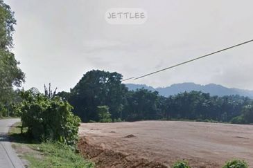 Semenyih Zoning Industrial Land 3.75 acres Facing Main Road Freehold for Sale 