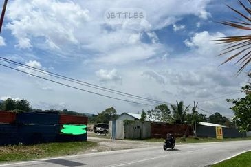 Semenyih Zoning Industrial Land 3.75 acres Facing Main Road Freehold for Sale 