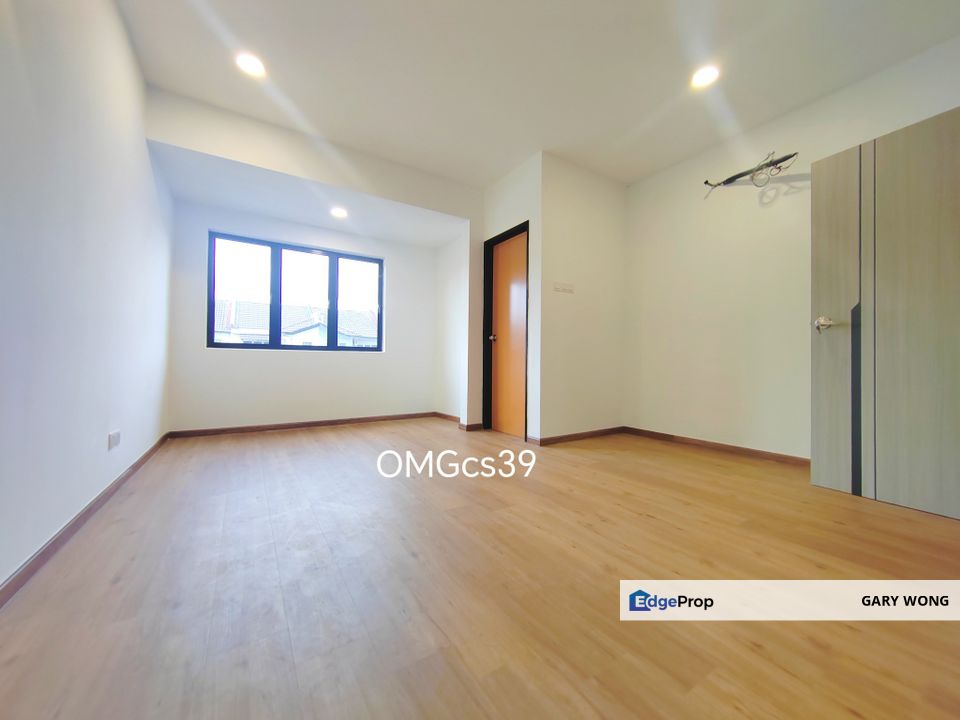 Taman Puchong Utama 10 Double Storey House Newly Fully Renovated Extended Freehold for Sale, Selangor, Puchong