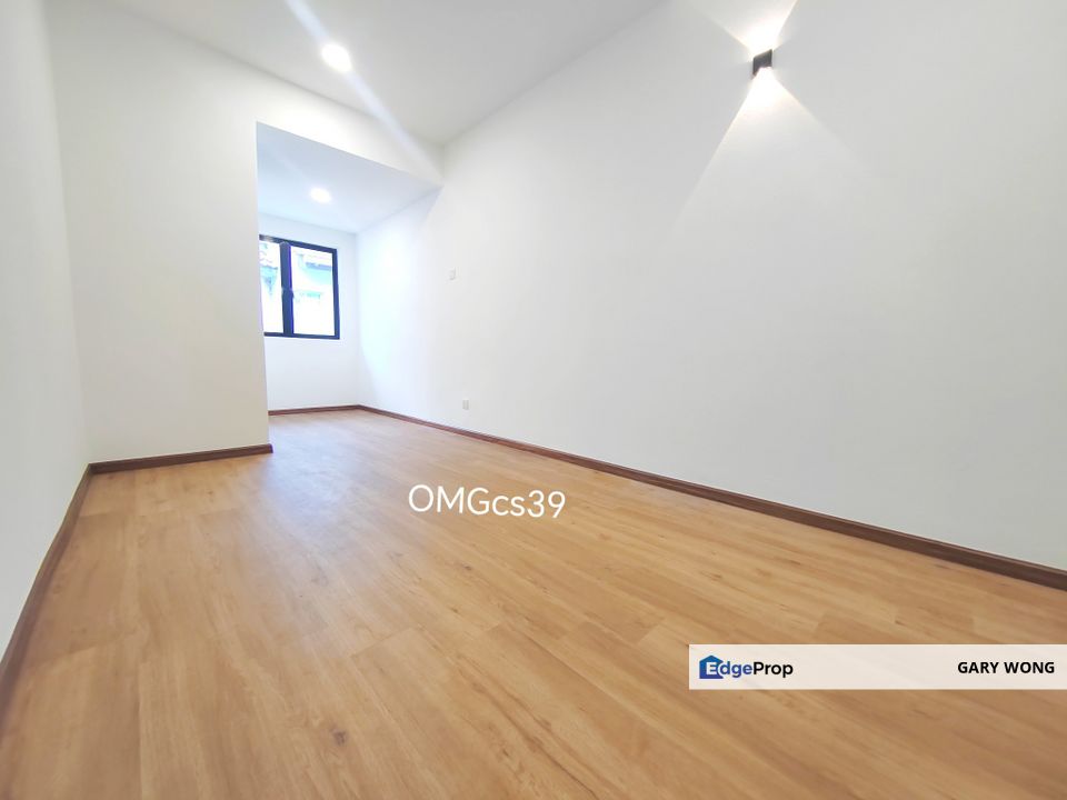 Taman Puchong Utama 10 Double Storey House Newly Fully Renovated Extended Freehold for Sale, Selangor, Puchong