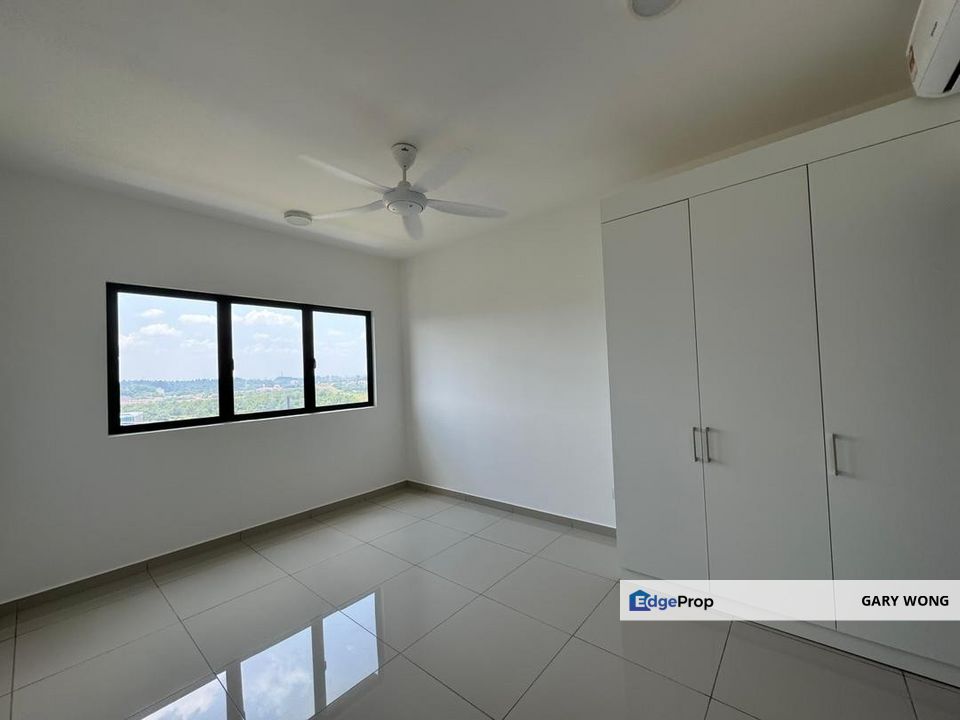 Huni Residence Setia Alam 1000sqft 3r2b 2 parking at Partial Furnished Good Condition 24 hours Security Guarded for Rent, Selangor, Setia Alam/Alam Nusantara