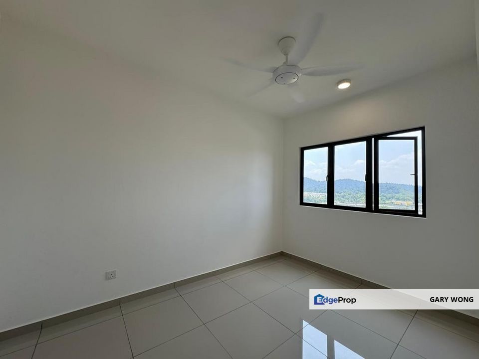 Huni Residence Setia Alam 1000sqft 3r2b 2 parking at Partial Furnished Good Condition 24 hours Security Guarded for Rent, Selangor, Setia Alam/Alam Nusantara