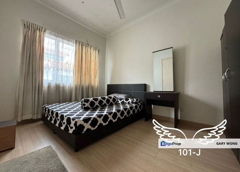 Kota Bayuemas Klang Double Storey Superlink House 24x70 Cheapest Selling Price Good Condition Freehold for Sale, Selangor, Klang