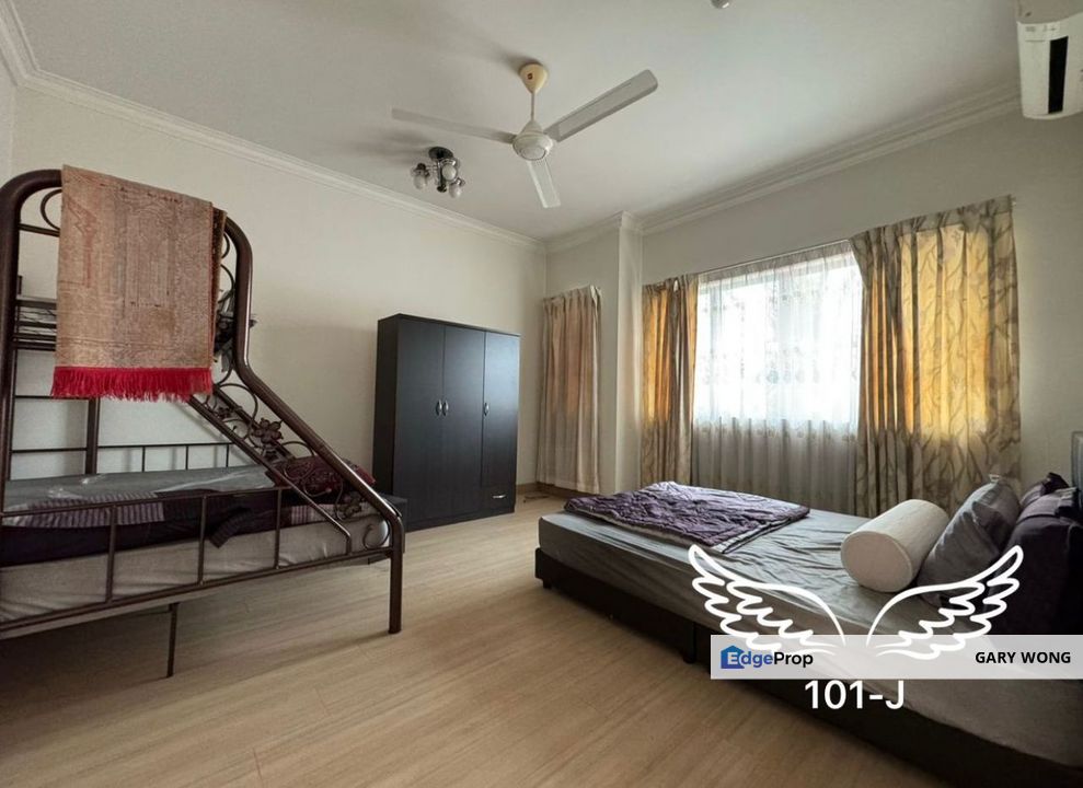 Kota Bayuemas Klang Double Storey Superlink House 24x70 Cheapest Selling Price Good Condition Freehold for Sale, Selangor, Klang