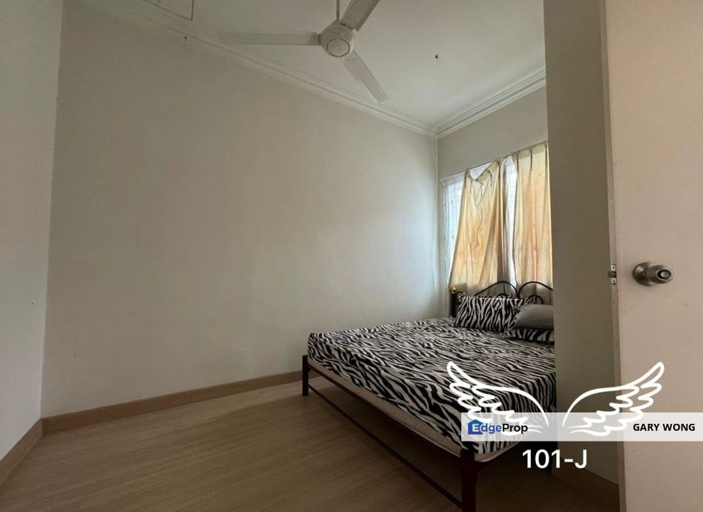 Kota Bayuemas Klang Double Storey Superlink House 24x70 Cheapest Selling Price Good Condition Freehold for Sale, Selangor, Klang