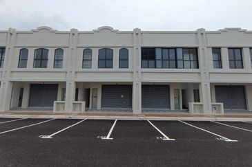 Serene Square Kajang Double Storey Shop Lot Ground Floor First Floor Brand New 22x70 for Rent 