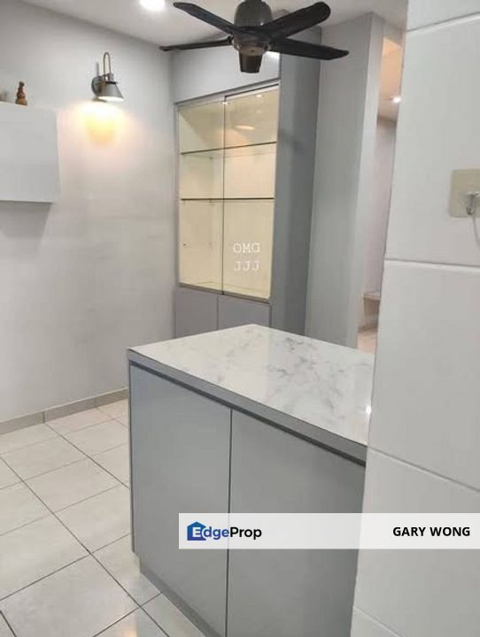 Trifolis Apartment Bandar Bukit Tinggi Klang 900sqft 3r2b Partial Furnished Gated Guarded for Rent , Selangor, Klang