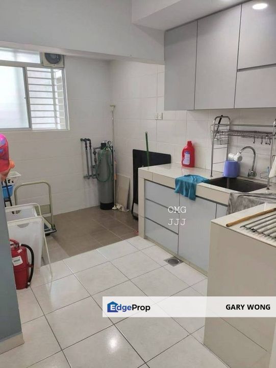 Trifolis Apartment Bandar Bukit Tinggi Klang 900sqft 3r2b Partial Furnished Gated Guarded for Rent , Selangor, Klang