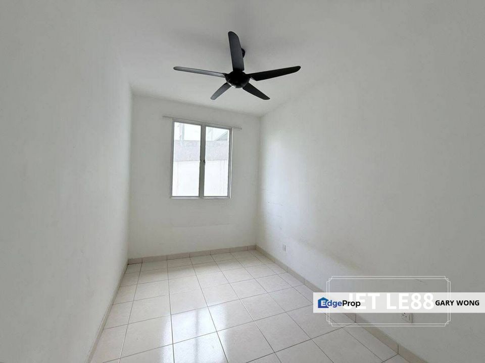 Trifolis Apartment Bandar Bukit Tinggi Klang 900sqft 3r2b Partial Furnished Gated Guarded for Sale , Selangor, Klang