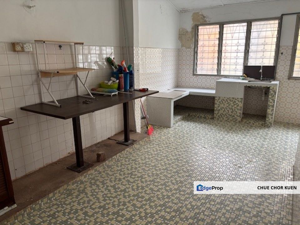 2 Storey 4 Rooms 2 Baths Basic well maintained, Kuala Lumpur, KL City