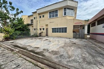 Senawang industrial park 2 storey shoplot for sale below market value