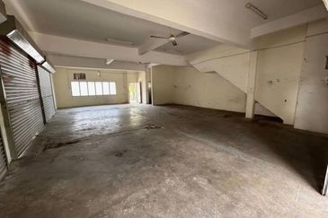 Senawang industrial park 2 storey shoplot for sale below market value
