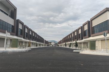 iKon Seremban 2 new shop for rent