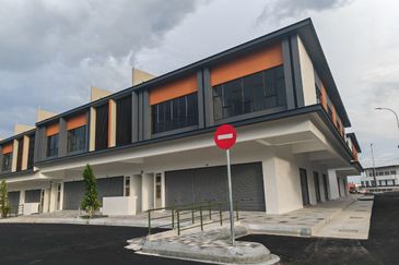 iKon Seremban 2 new shop for rent