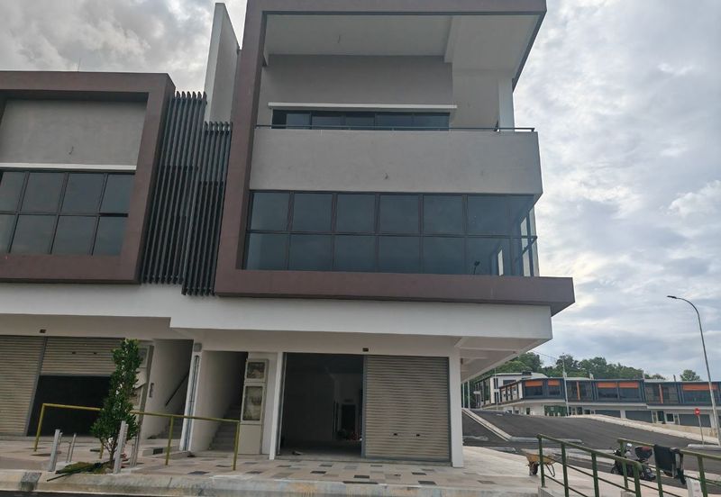 iKon Seremban 2 new shop for rent