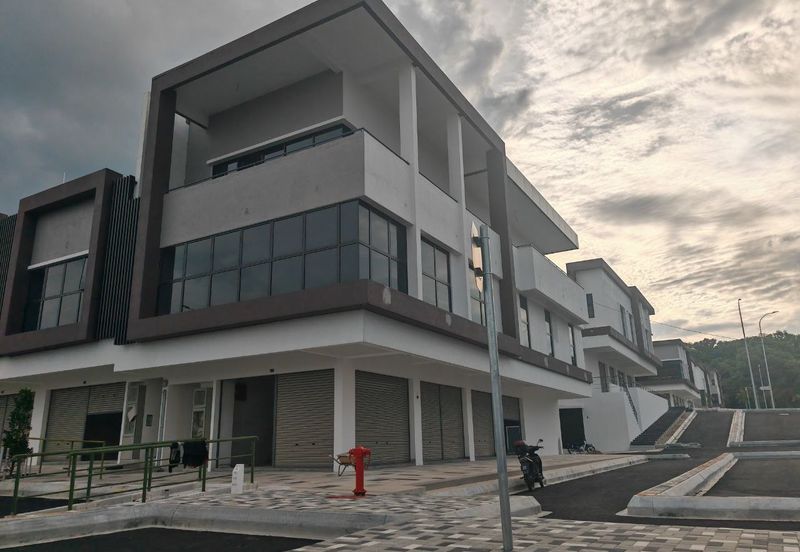 iKon Seremban 2 new shop for rent
