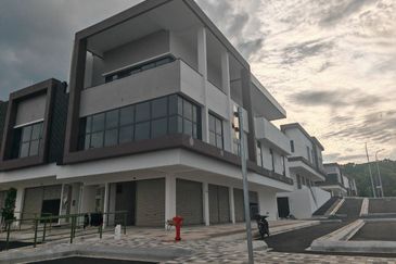 iKon Seremban 2 new shop for rent