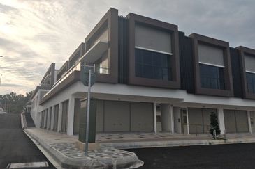 iKon Seremban 2 new shop for rent
