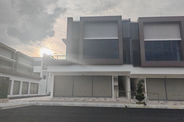 iKon Seremban 2 new shop for rent