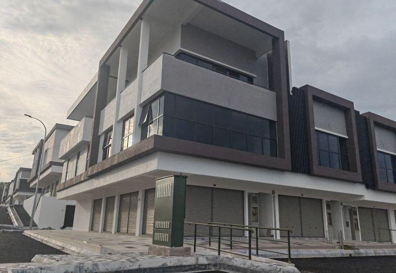 iKon Seremban 2 new shop for rent