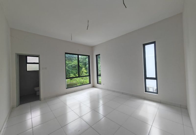 SEREMBAN 2 HEIGHT (LABU)