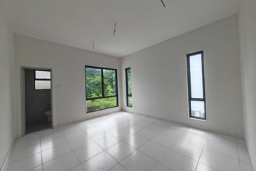 SEREMBAN 2 HEIGHT (LABU)