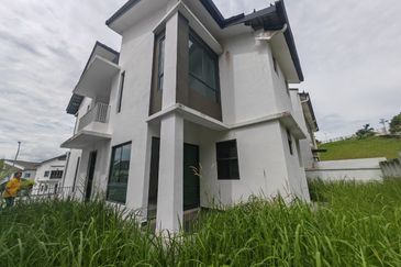 SEREMBAN 2 HEIGHT (LABU)