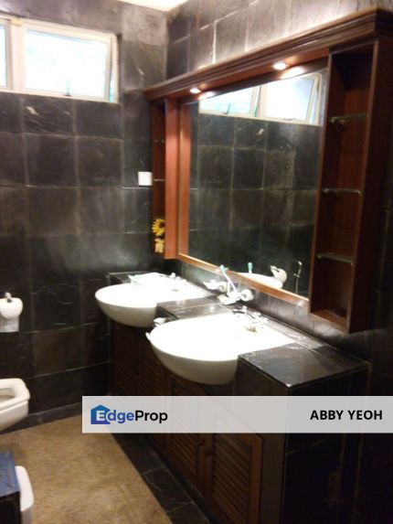 Taman Jesselton, Double Storey Semi D Spacious and Cozy Home designed for the Comfort and Happiness of a Large Family, Penang, Georgetown