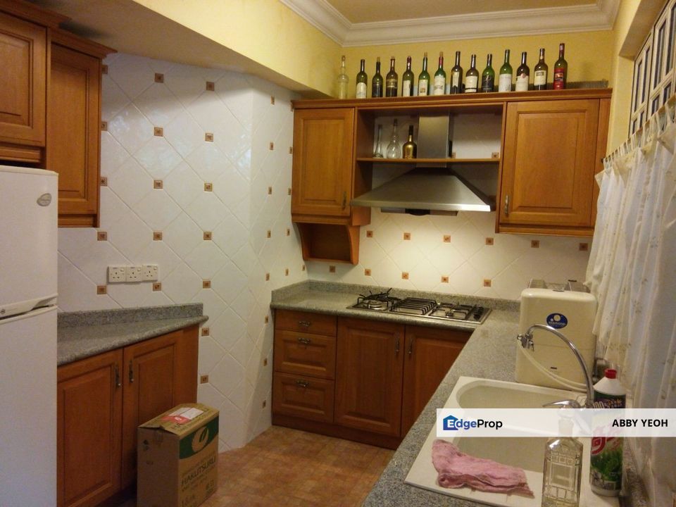 Taman Jesselton, Double Storey Semi D Spacious and Cozy Home designed for the Comfort and Happiness of a Large Family, Penang, Georgetown