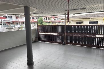 Taman Perdana Muar - Double Storey - Renovated - Nearby Muar Town+McD+Milk Tea Street