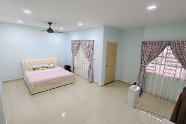 Taman Perdana Muar - Double Storey - Renovated - Nearby Muar Town+McD+Milk Tea Street